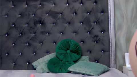 Lisa online show from 02-27-25, 08:53