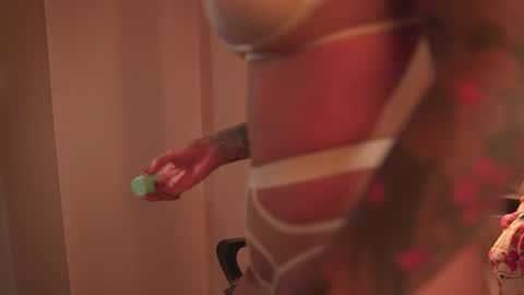 Lissana online show from 11-14-25, 09:02