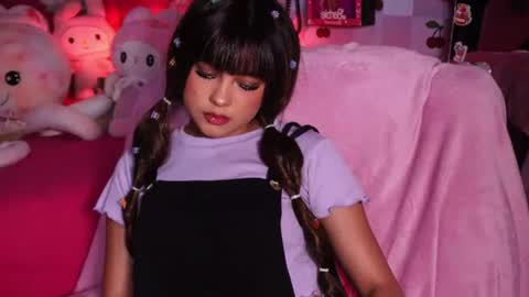_little_glrl_ online show from 06-26-26, 10:47
