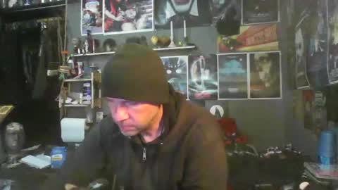 That guy online show from 11-12-25, 07:03