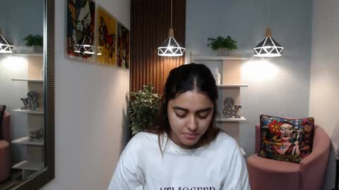 Lucy online show from 06-05-26, 11:05