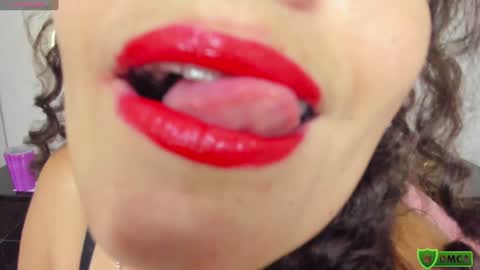 Snapshot of _luna__sweet_ chatting on 01-08-25, 04:02 luna sweet online show from 01-08-25, 04:02