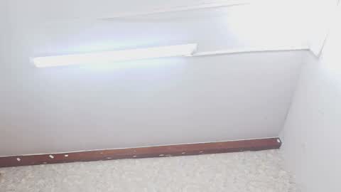 Snapshot of _luna_caliente chatting on 02-28-25, 06:21 Luna online show from 02-28-25, 06:21
