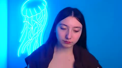 Luna online show from 10-06-25, 05:16