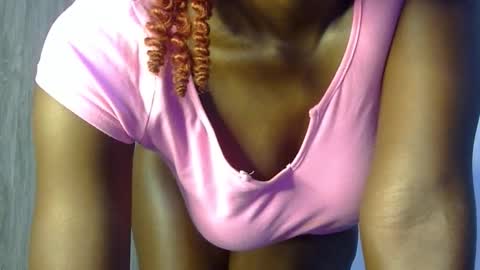 Snapshot of _luna_nyx chatting on 09-28-25, 05:24 Luna online show from 09-28-25, 05:24