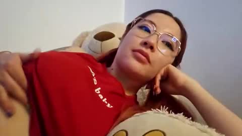 Snapshot of _lunaa__ chatting on 09-12-25, 07:19 _lunaa__ online show from 09-12-25, 07:19