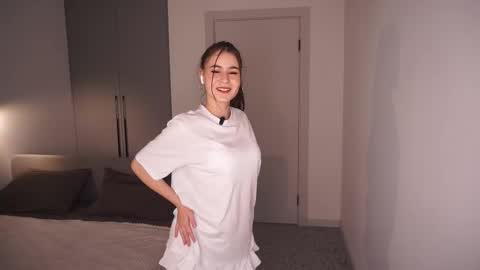 Luna online show from 02-20-26, 06:41