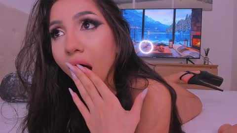 Lynna online show from 01-24-25, 04:37