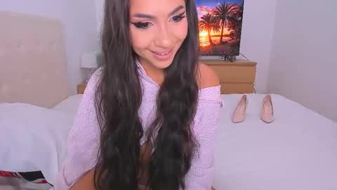 Lynna online show from 10-05-25, 11:24