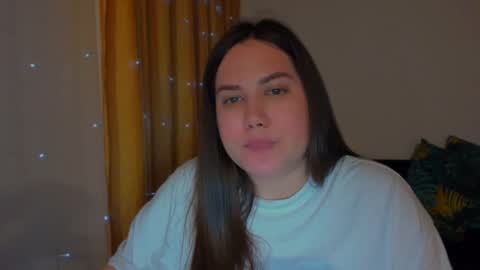 Snapshot of _madalexa_ chatting on 01-17-25, 10:23 Alexa online show from 01-17-25, 10:23