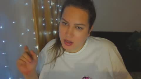 Snapshot of _madalexa_ chatting on 09-23-25, 12:35 Alexa online show from 09-23-25, 12:35