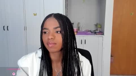 Snapshot of _marcela_22 chatting on 09-28-25, 09:09 MARCELA online show from 09-28-25, 09:09