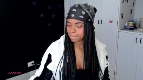 Snapshot of _marcela_22 chatting on 10-05-25, 09:56 MARCELA online show from 10-05-25, 09:56