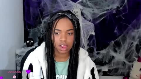 Snapshot of _marcela_22 chatting on 10-12-25, 01:26 MARCELA online show from 10-12-25, 01:26