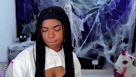 Snapshot of _marcela_22 chatting on 10-17-25, 12:36 MARCELA online show from 10-17-25, 12:36