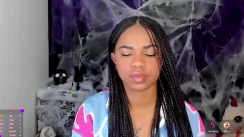 Snapshot of _marcela_22 chatting on 10-19-25, 10:21 MARCELA online show from 10-19-25, 10:21