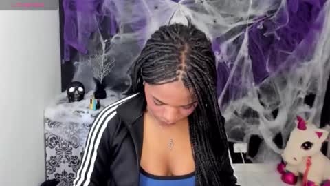 Snapshot of _marcela_22 chatting on 10-21-25, 04:30 MARCELA online show from 10-21-25, 04:30