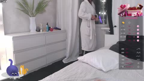 Mari online show from 12-21-24, 11:01
