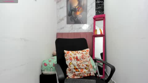 Mikoto  Alexia online show from 01-27-25, 01:19