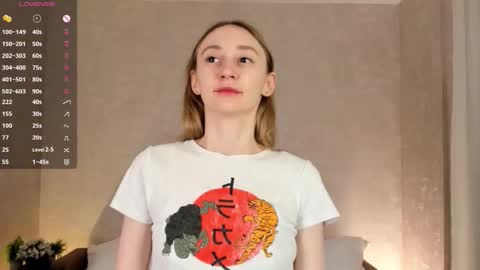  Gwen  online show from 10-18-25, 02:47