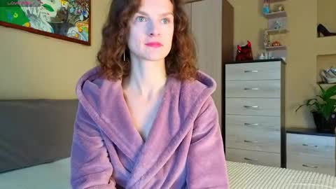 Snapshot of _masterpiece__ chatting on 05-11-26, 05:13 Sophia online show from 05-11-26, 05:13