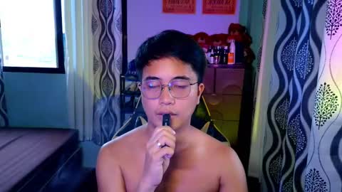 Snapshot of _maxurbate chatting on 02-18-26, 07:48 MAX Dont forget to follow online show from 02-18-26, 07:48