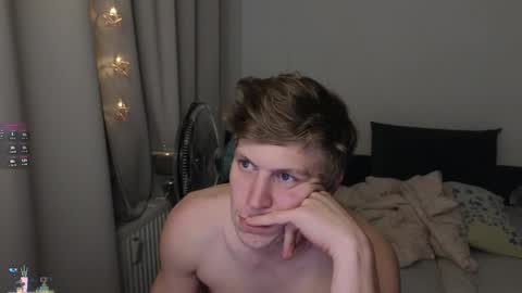 Snapshot of _medaed20_ chatting on 10-03-25, 09:12 Medaed20 online show from 10-03-25, 09:12