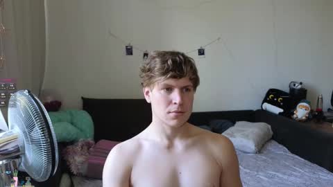 Snapshot of _medaed20_ chatting on 10-09-25, 10:35 Medaed20 online show from 10-09-25, 10:35