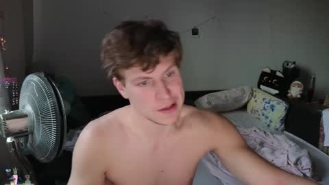 Snapshot of _medaed20_ chatting on 10-13-25, 03:01 Medaed20 online show from 10-13-25, 03:01