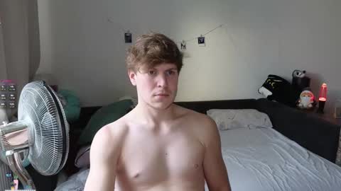 Snapshot of _medaed20_ chatting on 10-15-25, 01:22 Medaed20 online show from 10-15-25, 01:22