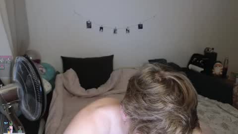 Snapshot of _medaed20_ chatting on 10-16-25, 07:48 Medaed20 online show from 10-16-25, 07:48