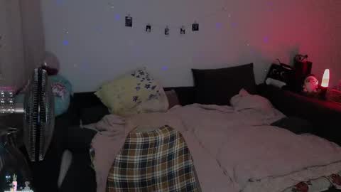 Snapshot of _medaed20_ chatting on 11-03-25, 08:21 Medaed20 online show from 11-03-25, 08:21