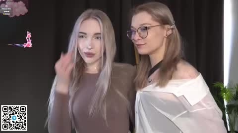 Snapshot of _medal_of_horny_ chatting on 09-13-25, 07:41 Elva and Kate online show from 09-13-25, 07:41