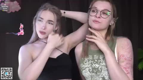 Snapshot of _medal_of_horny_ chatting on 09-17-25, 05:53 Elva and Kate online show from 09-17-25, 05:53