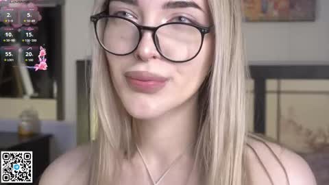 Snapshot of _medal_of_horny_ chatting on 09-28-25, 08:20 Elva and Kate online show from 09-28-25, 08:20