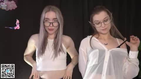 Snapshot of _medal_of_horny_ chatting on 10-03-25, 07:38 Elva and Kate online show from 10-03-25, 07:38