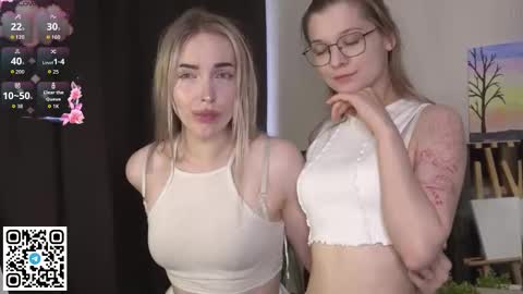 Snapshot of _medal_of_horny_ chatting on 10-09-25, 05:38 Elva and Kate online show from 10-09-25, 05:38