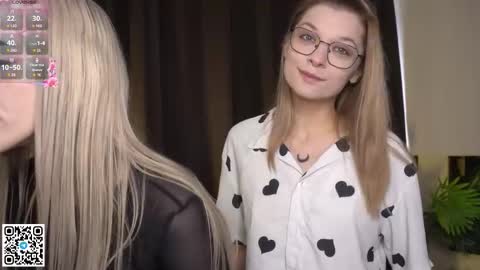 Snapshot of _medal_of_horny_ chatting on 11-02-25, 07:33 Elva and Kate online show from 11-02-25, 07:33