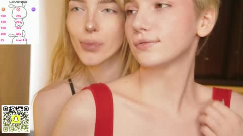Elva and Kate  online show from 06-07-26, 07:23