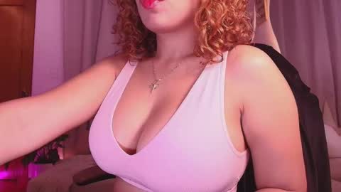 Snapshot of _megan_akbar chatting on 02-22-26, 12:26 Marce online show from 02-22-26, 12:26