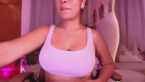 Snapshot of _megan_akbar chatting on 04-30-26, 01:39 Marce online show from 04-30-26, 01:39