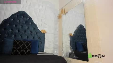 Snapshot of _mia_milf_ chatting on 09-22-25, 01:29 _mia_milf_ online show from 09-22-25, 01:29