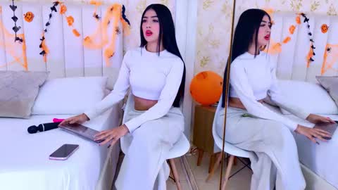 Mia Monroe online show from 10-27-25, 07:51