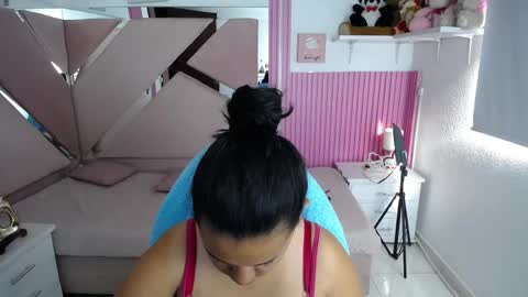  Mia  online show from 05-08-26, 12:54