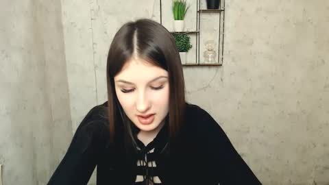 Mia online show from 03-05-25, 02:23