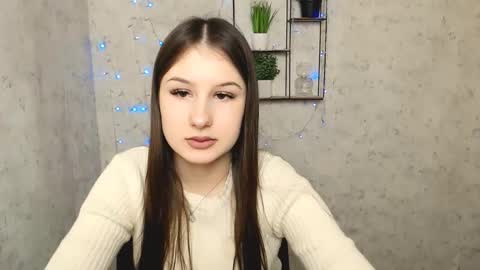 Mia online show from 03-11-25, 05:24