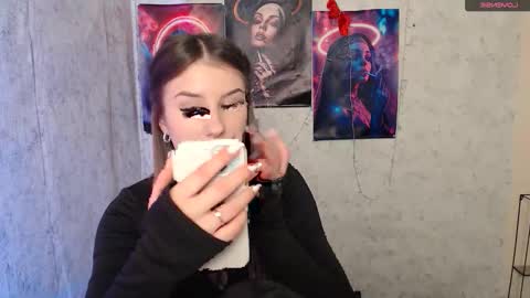 Mia online show from 01-16-26, 02:43