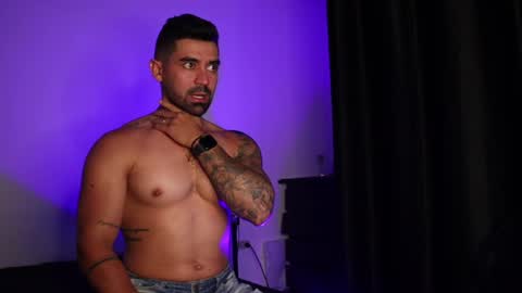 Snapshot of _mikestone chatting on 10-08-25, 10:29 soy mike online show from 10-08-25, 10:29