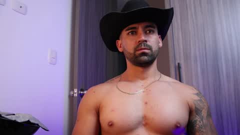 Snapshot of _mikestone chatting on 11-04-25, 01:48 soy mike online show from 11-04-25, 01:48