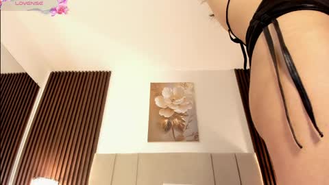 Snapshot of _mila_dyva chatting on 04-11-26, 05:39 _mila_dyva online show from 04-11-26, 05:39
